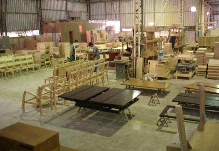como-montar-operar-pequena-fabrica-moveis.jpg