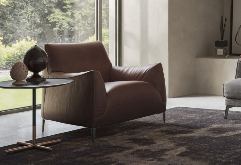 Natuzzi_Italia_Poltrona_Dolly,_design_Claudio_Bellini_creditoDivulgacao.jpeg