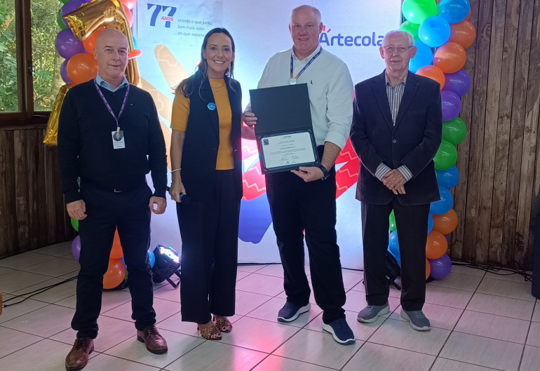 Artecola_77_anos_entrega_recertificacao_Diamante_(002).jpg