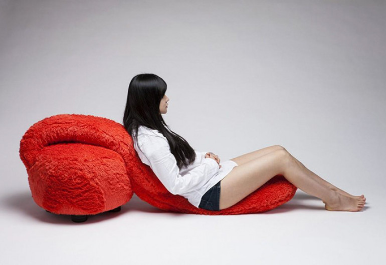 free-hug-sofa4.jpg