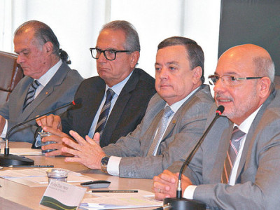Presidentes_da_CDL_ACB_FCDL_e_da_Fecomercio_anunciam_movimento_para_fortalecer_setor_de_varejo.jpg