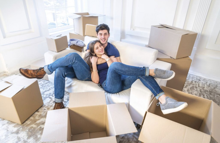 Couple-on-Moving-Boxes_1.jpg
