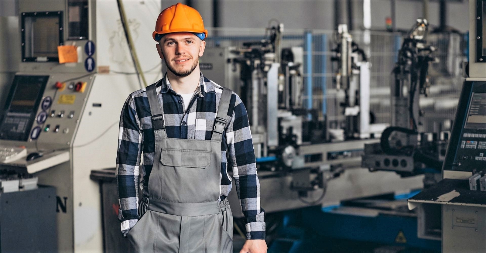 Монтажник базовых станций. Слесарь. Монтажник оборудования связи. Наладчик холодноштамповочного оборудования. Стропальщик с краном.